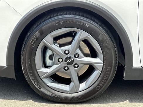 Certified 2025 Kia K4 FWD image 34