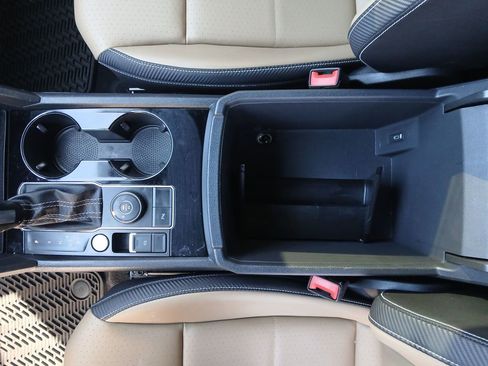 Used 2023 Volkswagen Atlas Cross Sport SE image 25