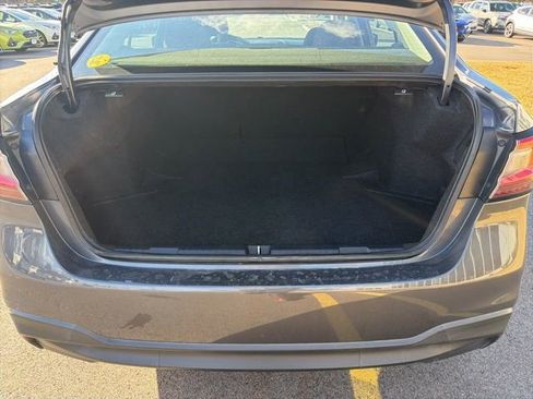 Used 2020 Subaru Legacy Premium image 9