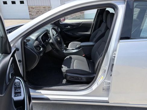 Used 2021 Chevrolet Malibu LT FWD image 9