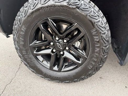 Used 2024 Chevrolet Silverado 1500 LT Trail Boss w/ Convenience Package II AWD/4WD image 12