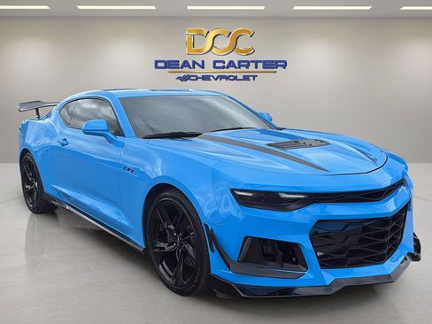 Used 2023 Chevrolet Camaro LT w/ Technology Package RWD image 7