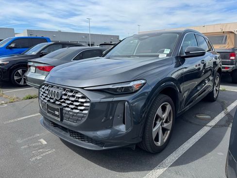 Used 2025 Audi Q5 Premium Plus w/ Premium Plus image 3