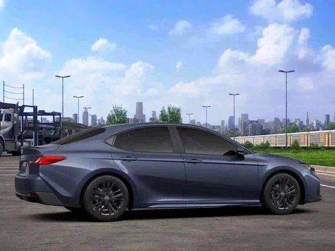 New 2026 Toyota Camry SE FWD image 11