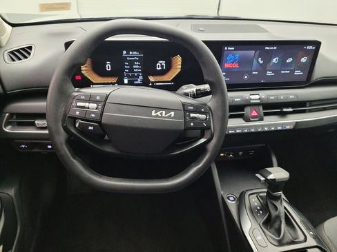 Used 2025 Kia K4 FWD image 22