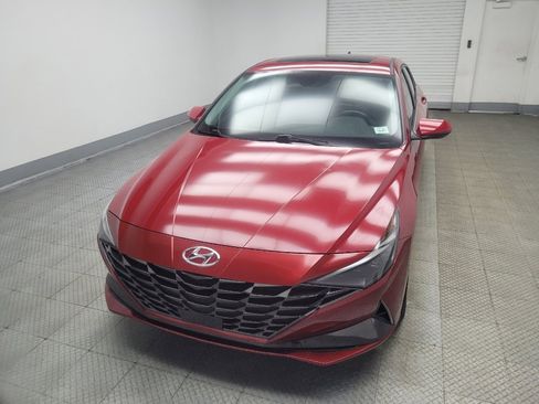 Used 2021 Hyundai Elantra Limited image 15