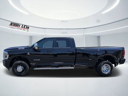 Used 2026 RAM 3500 Laramie AWD/4WD image 6