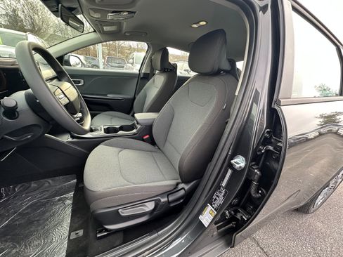 New 2025 Kia K4 LX image 24