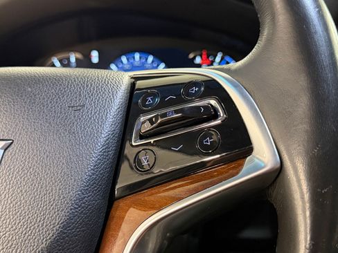 Used 2017 Cadillac Escalade Luxury AWD/4WD image 15