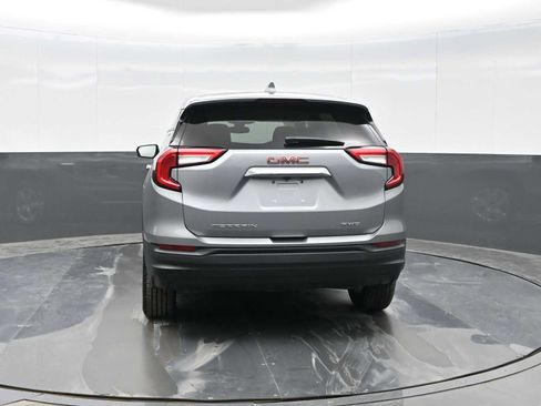 Used 2024 GMC Terrain SLE image 5