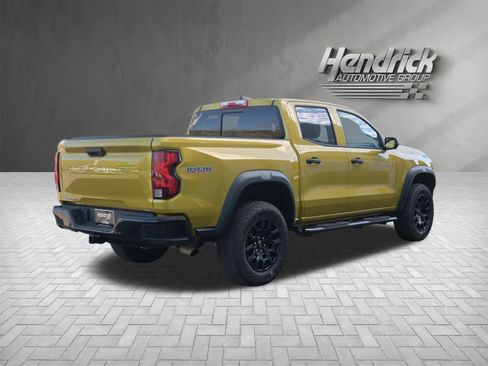 Used 2023 Chevrolet Colorado Trail Boss w/ Technology Package image 9