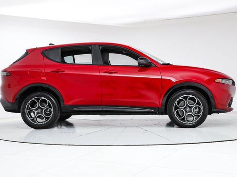New 2025 Alfa Romeo Tonale w/ Premium Package AWD/4WD image 6