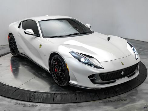 Used 2019 Ferrari 812 Superfast RWD image 30