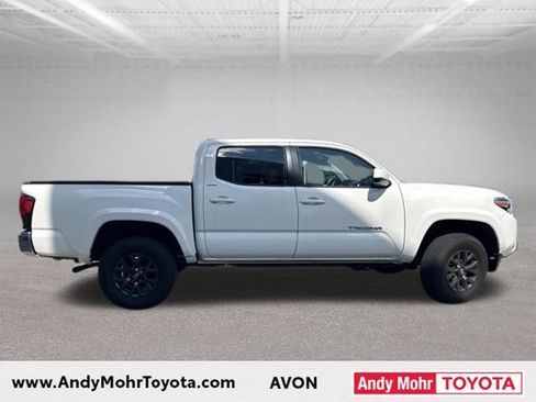 Used 2023 Toyota Tacoma SR5 AWD/4WD image 9