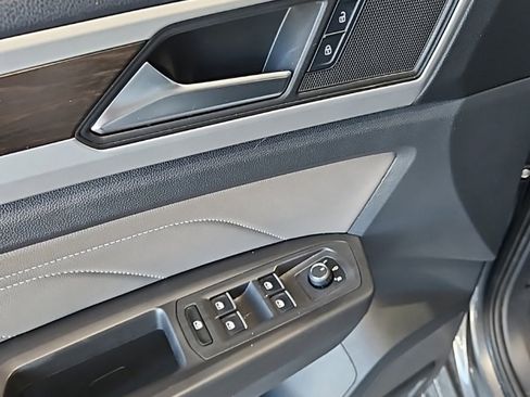 Used 2023 Volkswagen Atlas SE image 29