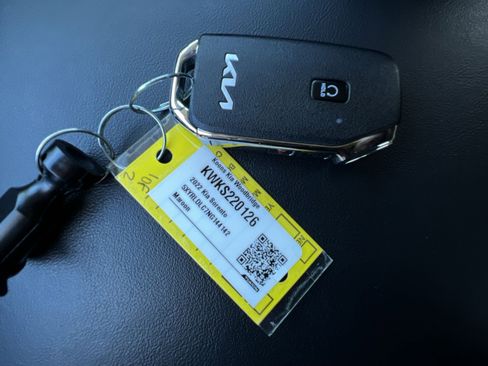 Used 2022 Kia Sorento S AWD/4WD image 47