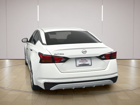 Certified 2024 Nissan Altima 2.5 S FWD image 6