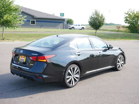 Used 2020 Nissan Altima 2.0 Platinum FWD image 7