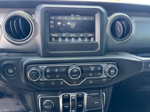 Used 2022 Jeep Gladiator Sport AWD/4WD image 20