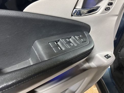 Used 2017 Honda Pilot Touring image 38