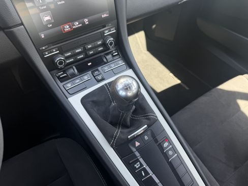Certified 2020 Porsche 718 Cayman GT4 RWD image 25