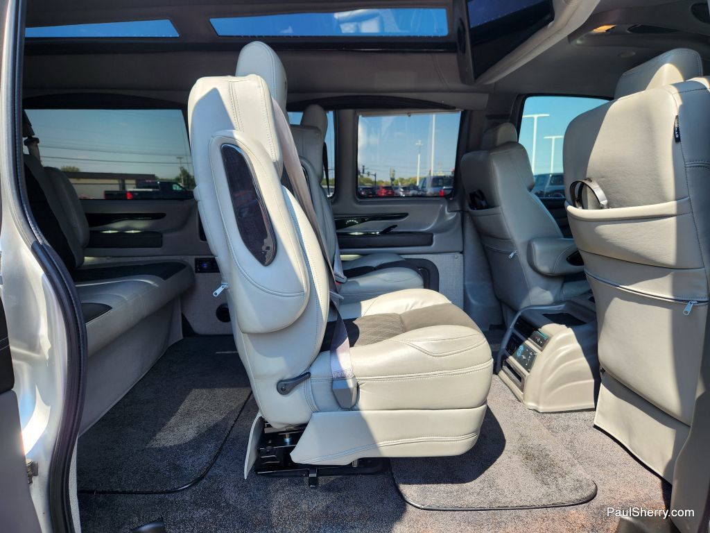Used 2021 Chevrolet Express 2500 LS w/ Enhanced Convenience Package RWD image 47