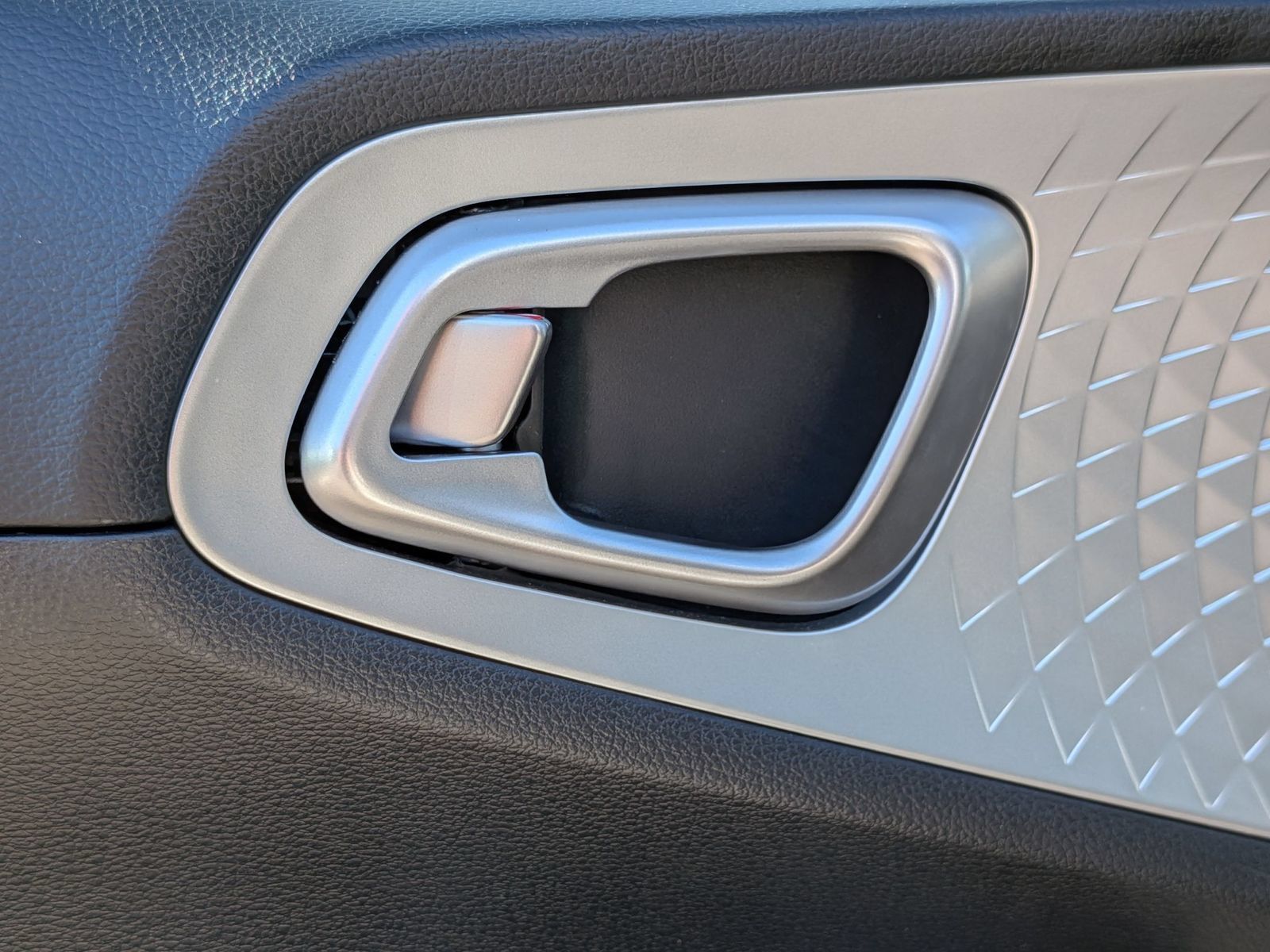 Used 2025 Kia Soul LX FWD image 13