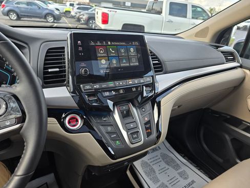 Used 2024 Honda Odyssey Touring image 18