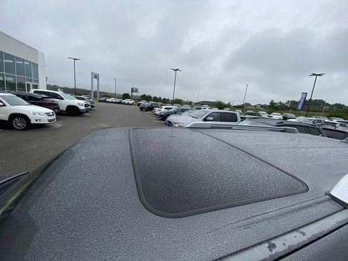 Used 2019 Toyota 4Runner Limited RWD image 3