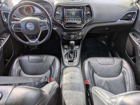 Used 2020 Jeep Cherokee Limited image 19