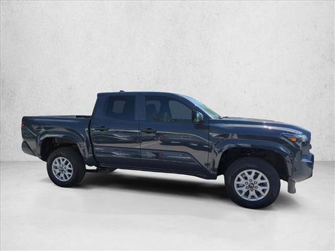 Certified 2025 Toyota Tacoma SR AWD/4WD image 4