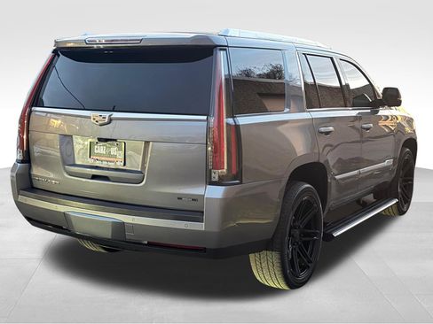 Used 2018 Cadillac Escalade Premium Luxury image 6