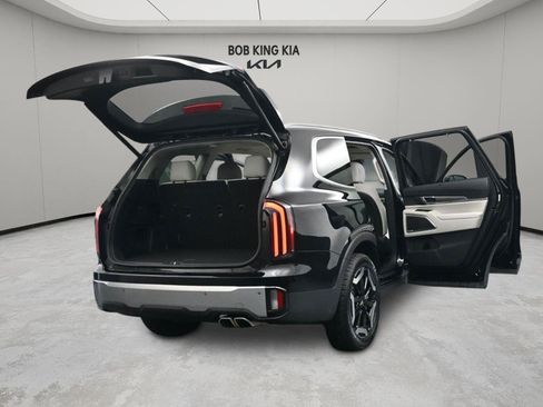 Used 2024 Kia Telluride EX image 18