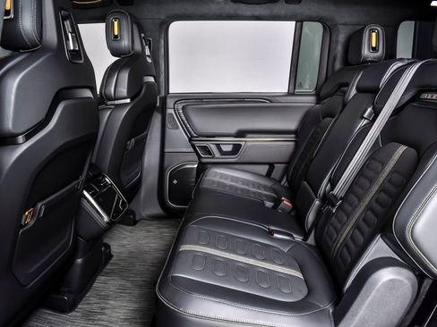 Used 2024 Rivian R1S Adventure AWD/4WD image 18