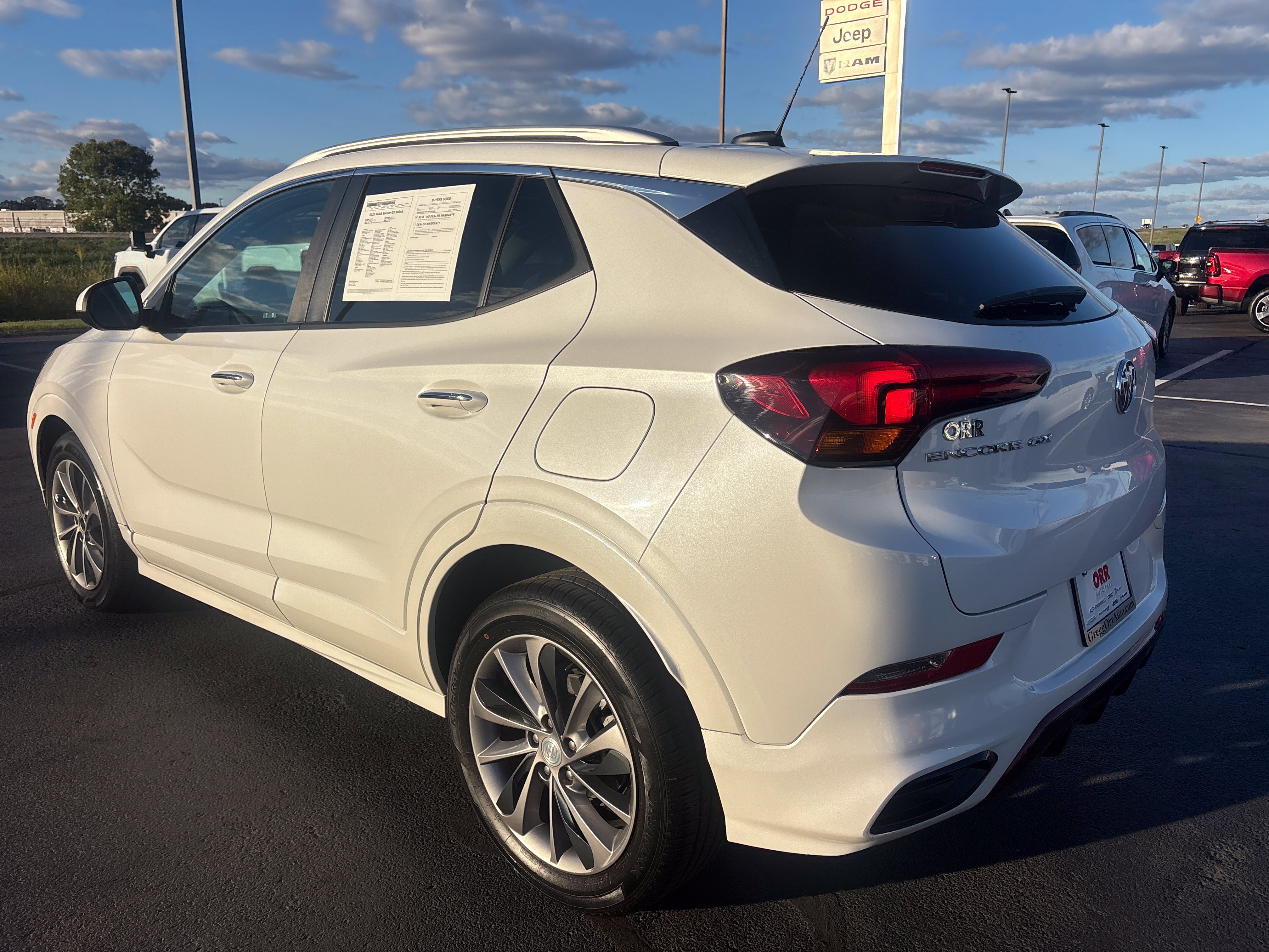Used 2023 Buick Encore GX Select w/ Sport Touring Package FWD image 4
