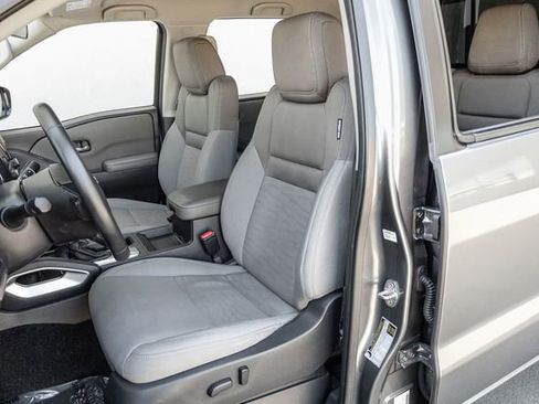 Used 2023 Nissan Frontier SV w/ Technology Package image 12