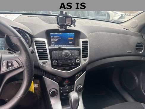 Used 2016 Chevrolet Cruze LT w/ Technology Package FWD image 11