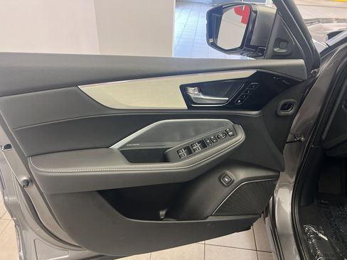 Used 2026 Acura MDX FWD w/ Technology Package image 9