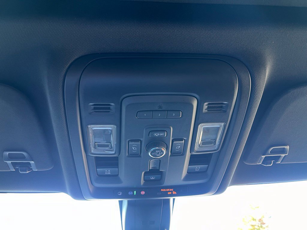 Used 2021 Chevrolet Suburban Premier AWD/4WD image 36