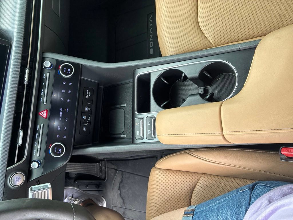 Used 2025 Hyundai Sonata Limited FWD image 14