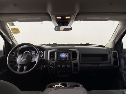 Used 2017 RAM 1500 Express AWD/4WD image 3