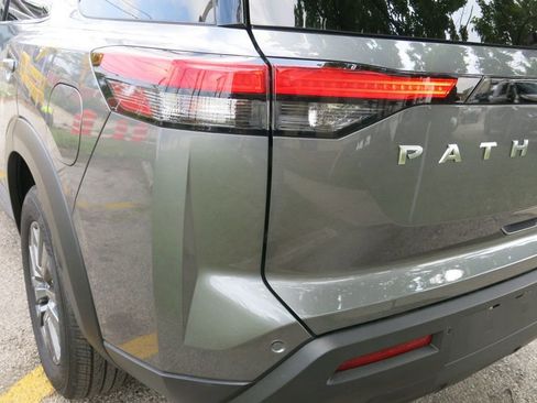 Used 2024 Nissan Pathfinder SV w/ Cargo Package image 40