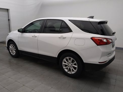 Used 2020 Chevrolet Equinox LS w/ LS Convenience Package image 3