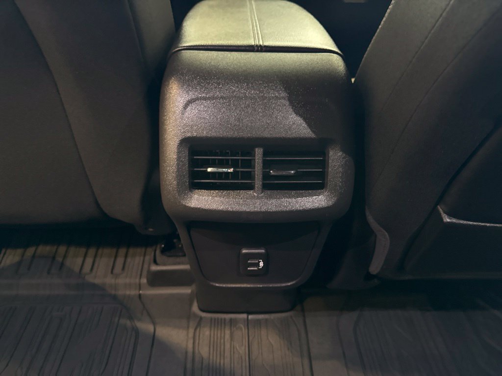 Used 2024 GMC Terrain SLE w/ Driver Convenience Package AWD/4WD image 23