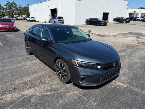 Used 2023 Honda Civic EX image 4