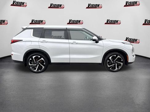 Used 2022 Mitsubishi Outlander ES AWD/4WD image 3