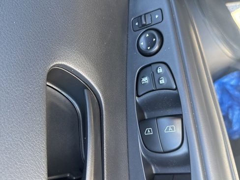 Used 2024 Nissan Kicks S image 14