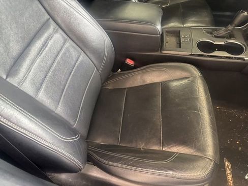 Used 2015 Toyota Camry XLE w/ Moonroof Package image 10