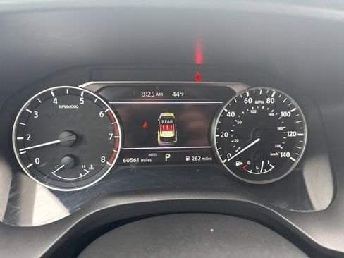 Used 2023 Nissan Rogue SV image 32