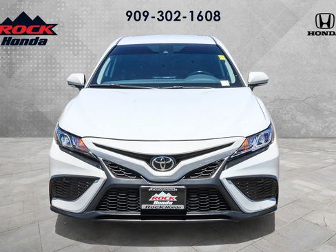 Used 2023 Toyota Camry SE FWD image 2